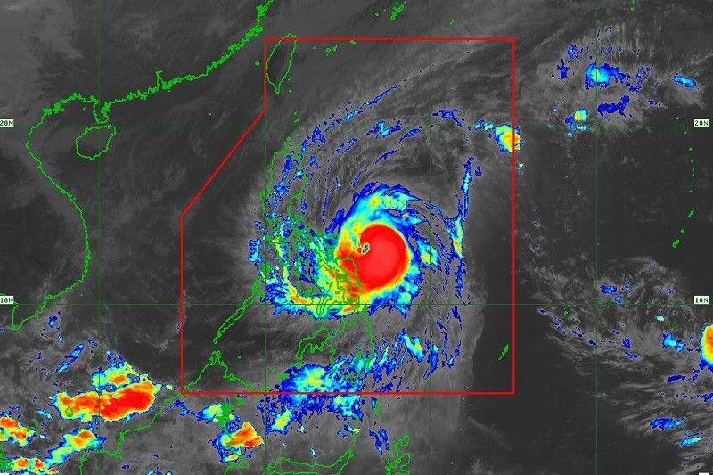 Signal No. 3 nakataas sa 6 na lugar sa Bicol; 'storm surge' posible dahil sa Typhoon Tisoy