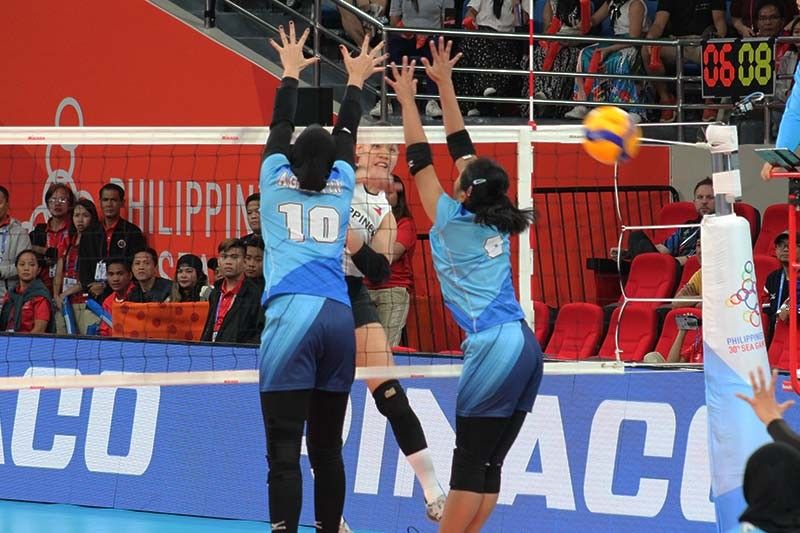 Winless Philippine volleybelles succumb to Indonesia