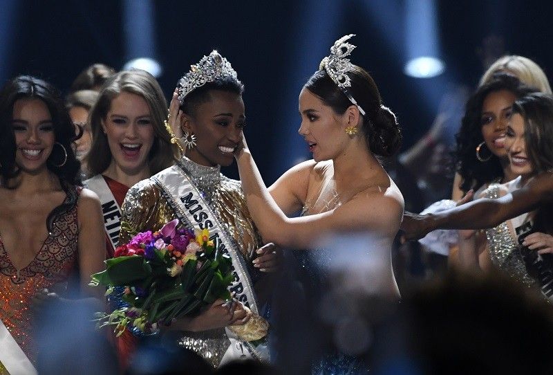 Zozibini Tunzi ng South Africa wagi sa Miss Universe 2019