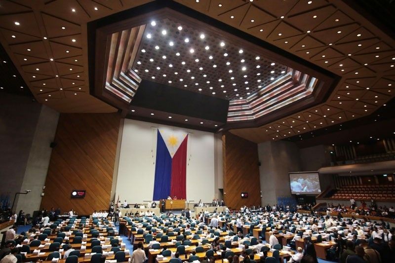 Planong charter change lusot sa House panel; Makabayan sinabing 'unconstitutional' ito