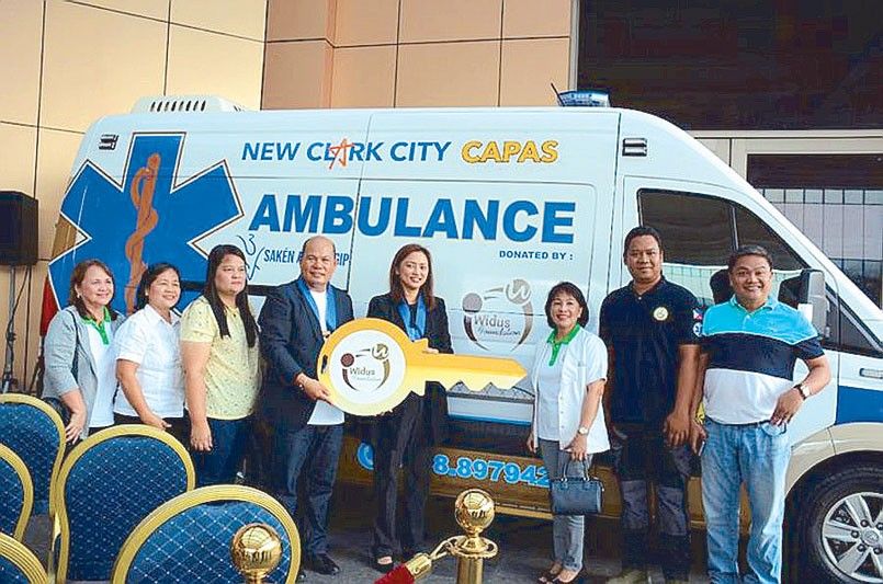 Widus donates ambulance