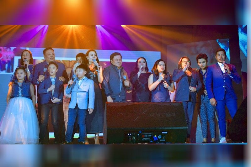 Erap & Loiâ��s romance retold in love songs