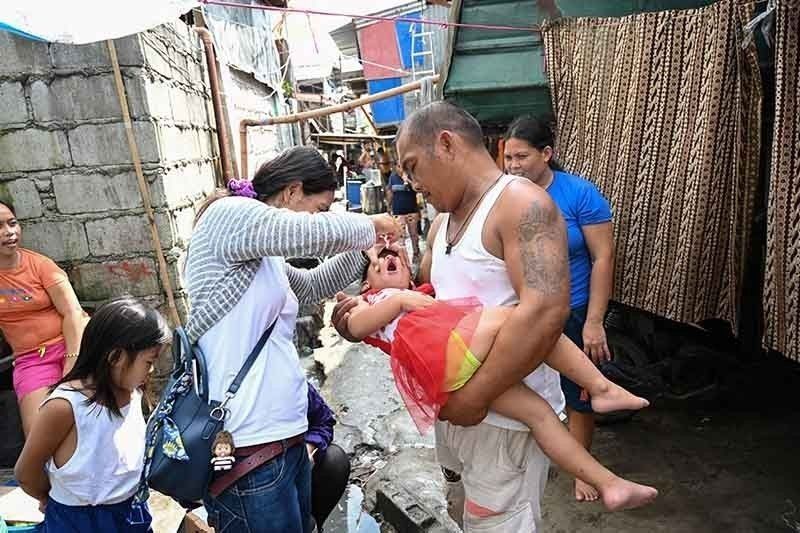 PRC vaccinates 150,000 kids vs polio