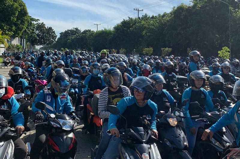 Angkas bikers protest LTFRB cap on authorized riders