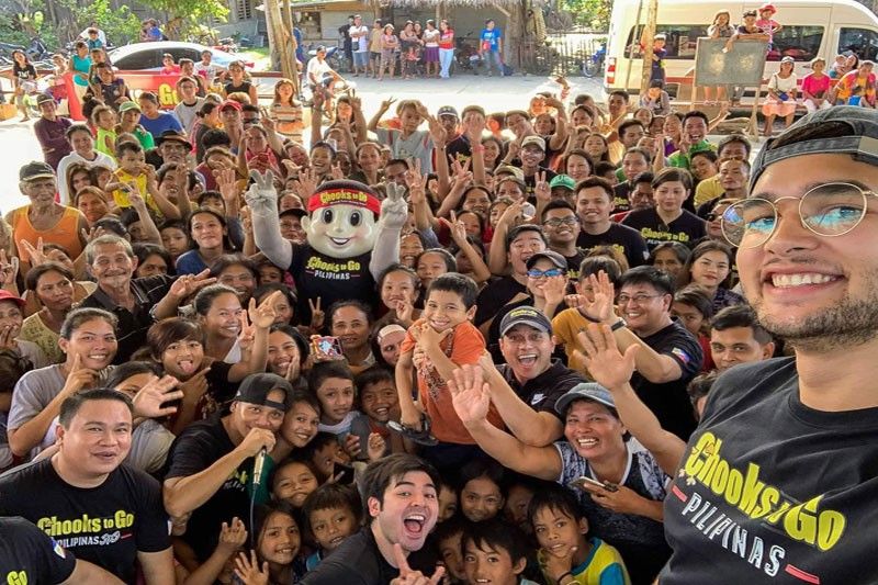 Paras brothers, Chooks-to-Go team lend a hand