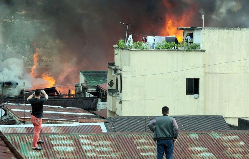 350 families homeless in Manila, Pasay fires