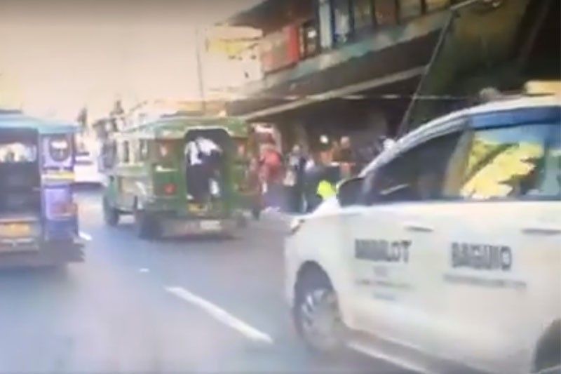 DILG chief lauds Baguio cop after almost being run over by intoxicated cabbie