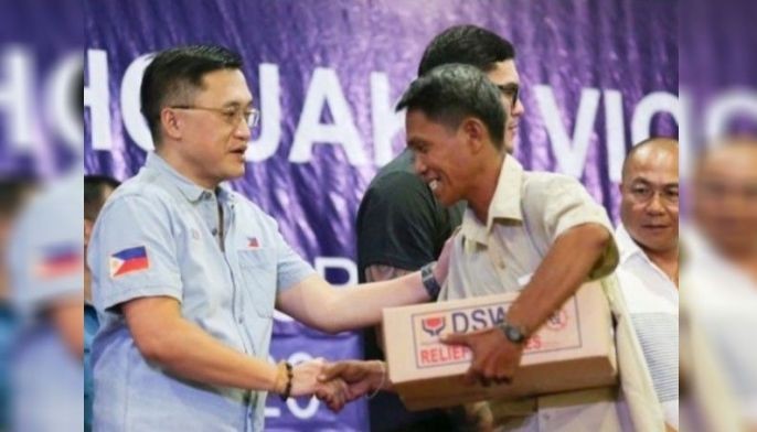 Sen. Go tinutukan ang fire victims