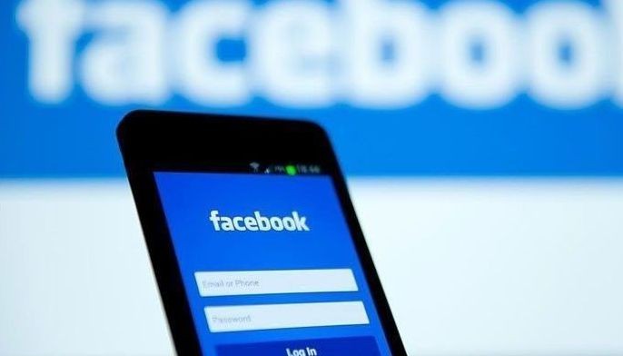 Facebook bans deepfake videos