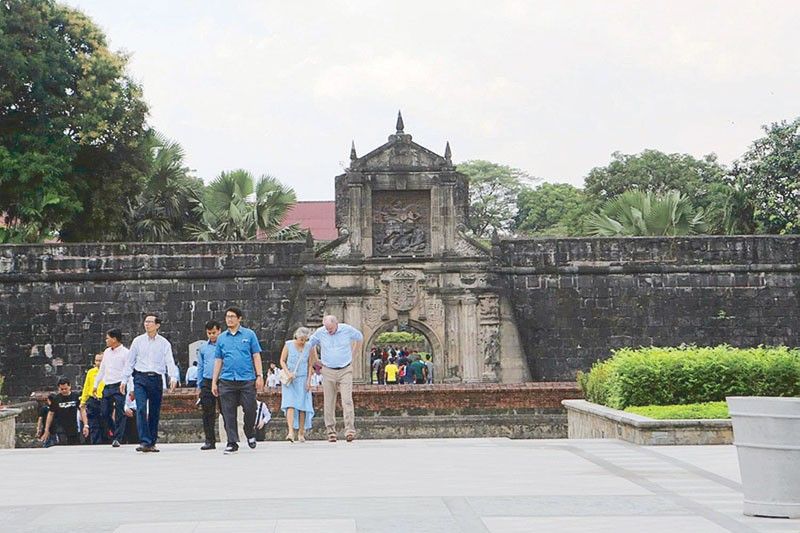 Augmented reality app lets you relive Intramuros history via mobile phone