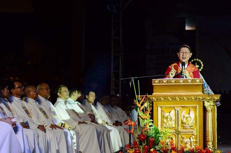 Vatican-bound Cardinal Tagle prays for peace in Middle East