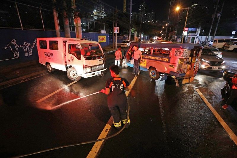 15 hurt as jeepney hits Navy van in Makati