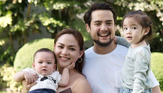 After two kids, Geoff & Maya are planning for a wedding