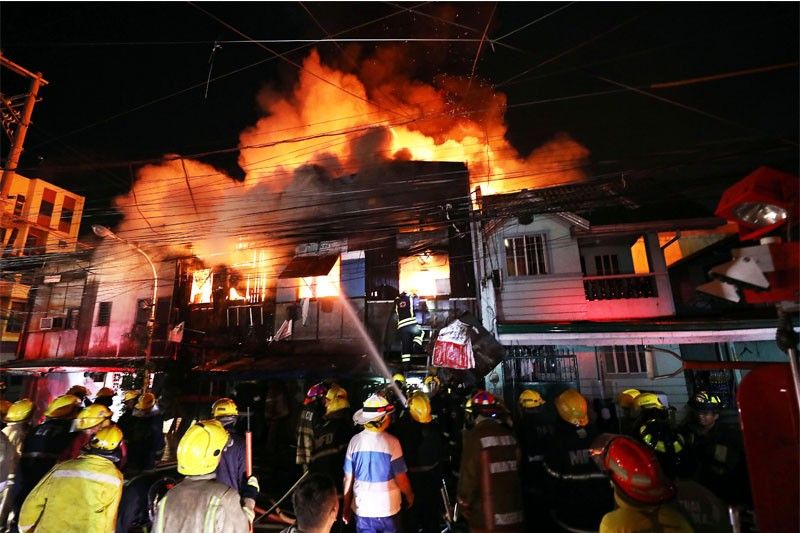 6 dead, 6 hurt in Tondo fire