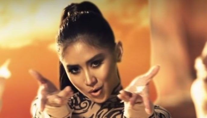 Sarah Geronimo's 'Tala' reaches 100M views exactly a week after wedding with Matteo Guidicelli