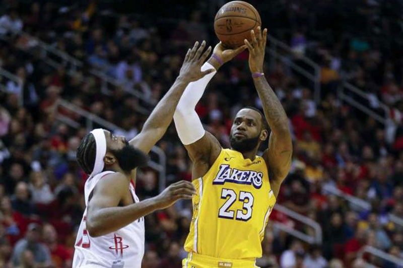 Lakers pinabagsak ang Houston Rockets