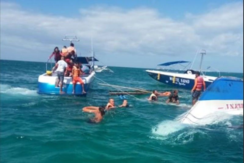 Chinese tourist dies as boat capsizes in Boracay