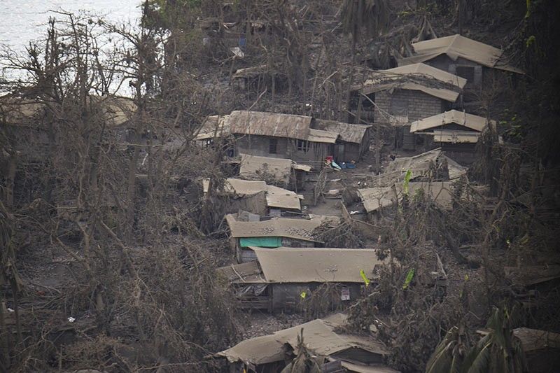 Signs of life at 'no-man's land' around Taal Volcano