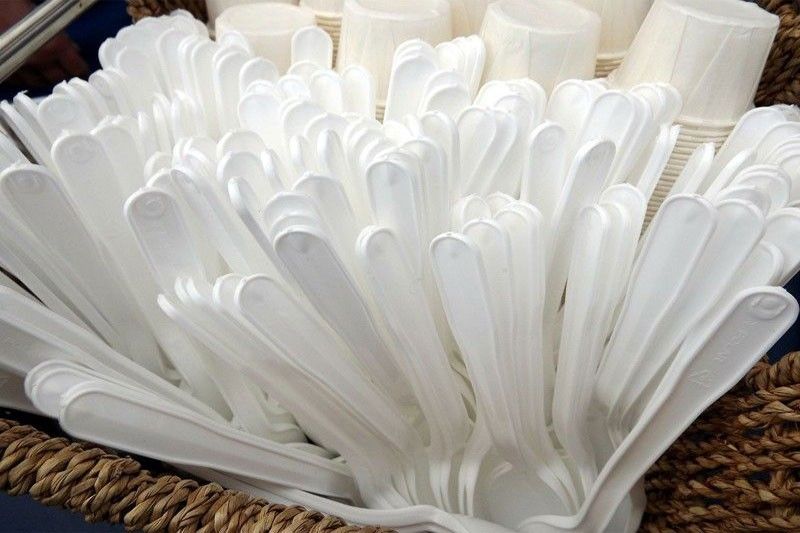 Pinoys pabor sa single-use plastic ban