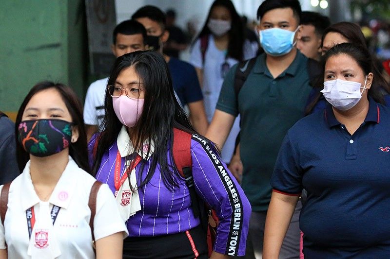 Some 13% of Filipinos do not own a face mask, survey suggests