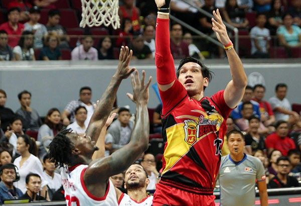 San Miguel's Fajardo 'out indefinitely' after leg injury