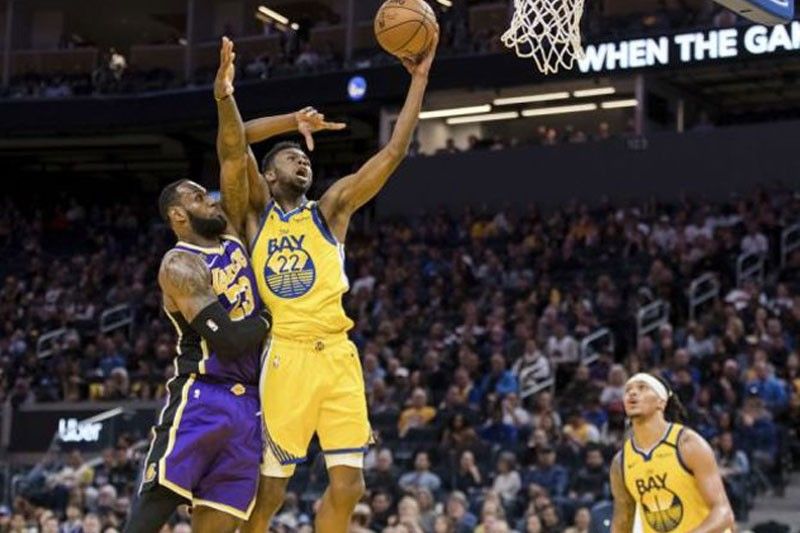 Lakers lusot sa warriors