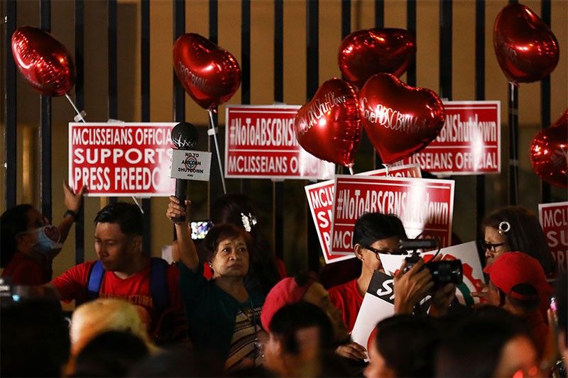 Hundreds show love for ABS-CBN in Valentine's Day protest for franchise renewal