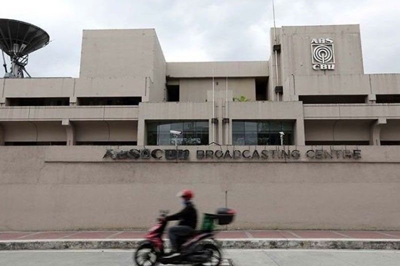 ABS-CBN pinagkokomento ng SC sa hirit na gag order ng Solgen