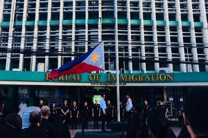BI detains Chinese national who spat on Manila cop