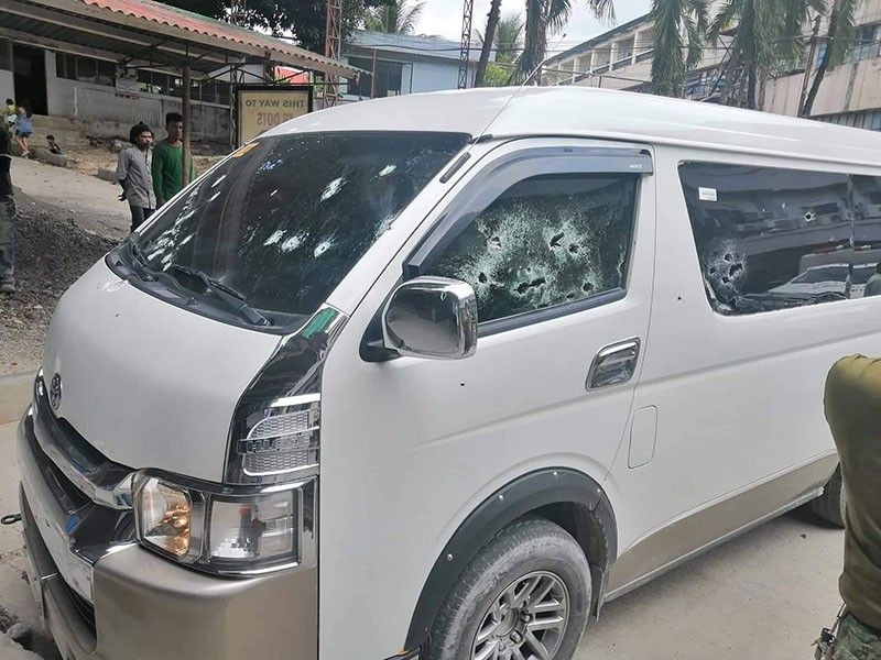 Maguindanaoâ��s deputy provincial prosecutor, 2 companions hurt in ambush