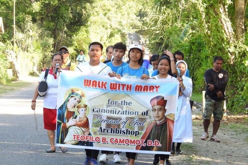 Gullas couple pays homage to Camomot