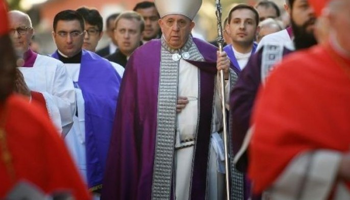 Lent a time to disconnect, give up trolling &mdash; Pope Francis