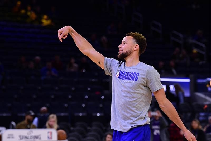 Warriors delay Curry return