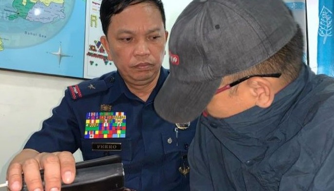 &lsquo;My only mistake is falling in love&rsquo;: Cop chief &lsquo;sleeps&rsquo; with detainee