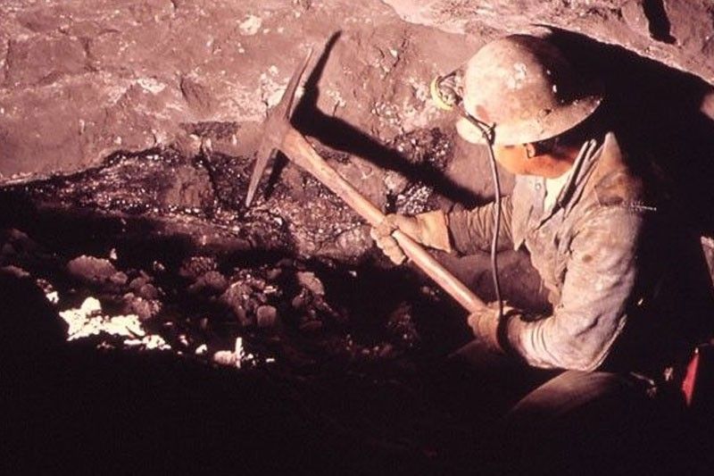 3 miners die of suffocation