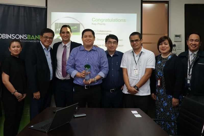 Robinsons Bank bags award