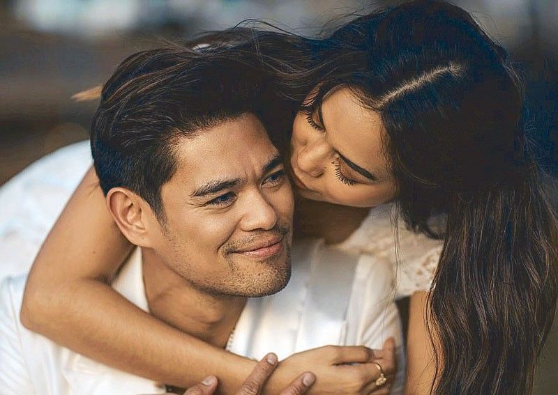 Jay-R and Mica enjoy being husband and wife | Philstar.com