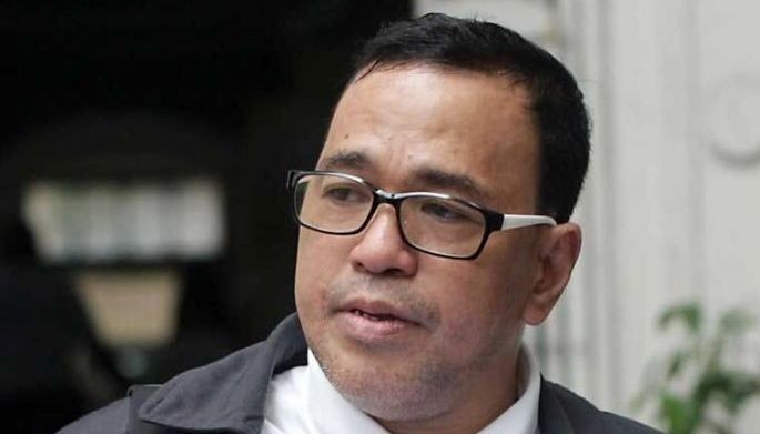 Duterte, sinibak ang PACC exec na humirit imbestigahan si Robredo