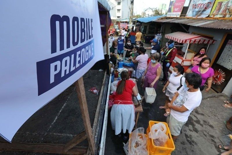 Mga baligyaon sa mobile market mahurot dayon
