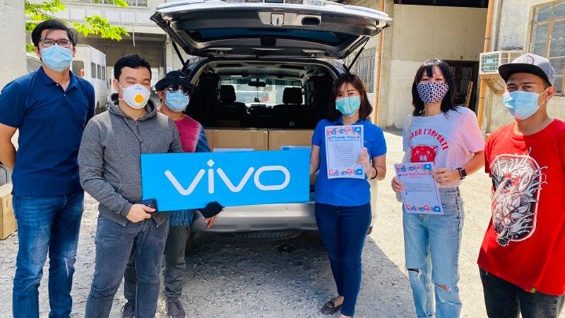 Vivo donates surgical masks to hospitals, frontliners