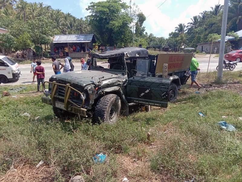 Marine killed, 12 injured in Maguindanao road accident
