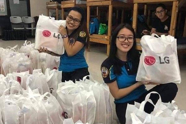 LG distributes 500 personal care kits to Pasig frontliners