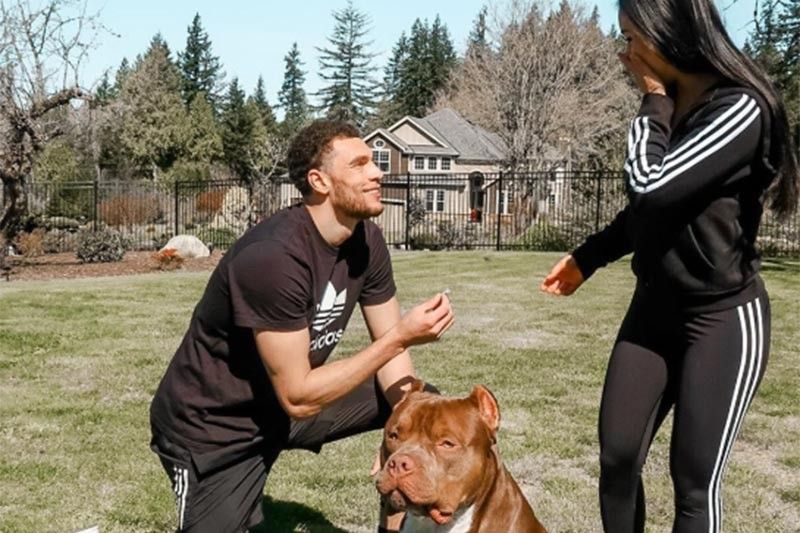 Bulls' LaVine gets engaged to girlfriend amid quarantine