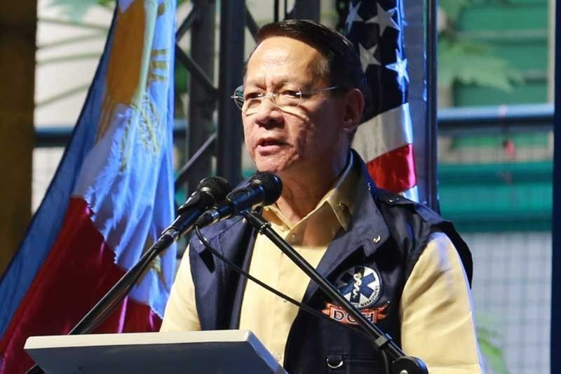 Duque pinagbibitiw ng 15 senador sa 'kapabayaan' sa COVID-19 crisis