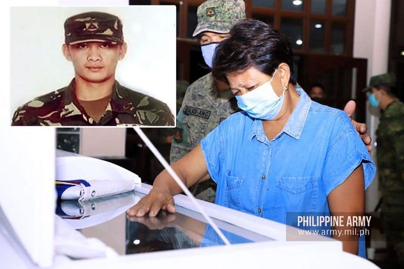 Ex-soldier slain by cop given heroâ��s burial today