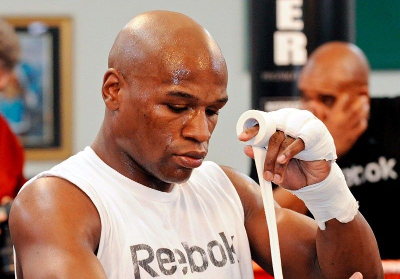 Mayweather gears up for sparring session