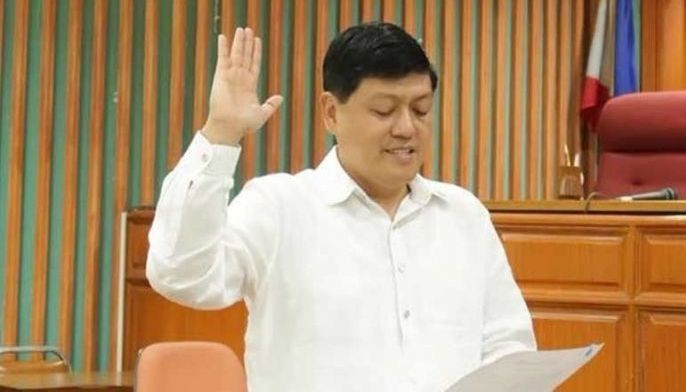 SEC relaxes requirments for firms' registration.