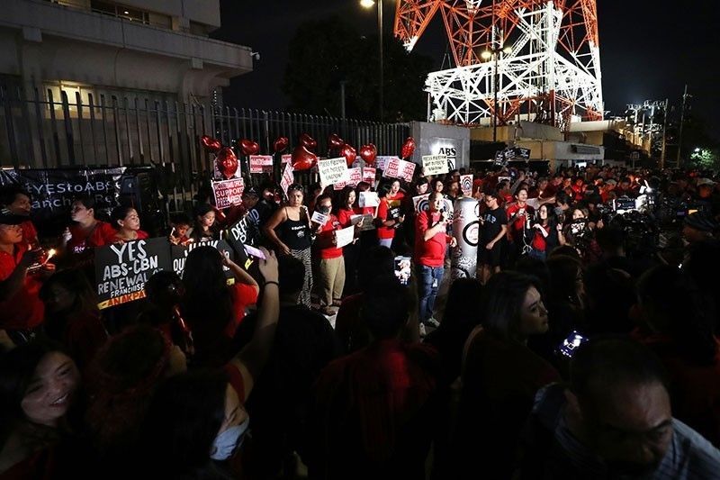 Rights groups urge Filipinos to stand against move to shut down ABS-CBN