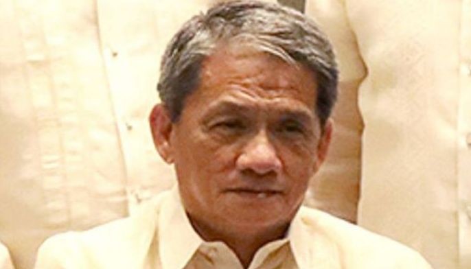 Small teams may collapse in long hiatus