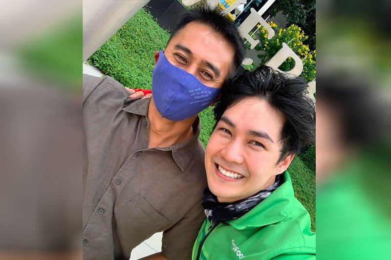 Thai actor na nawalan din ng trabaho sa quarantine, pinuri nang mag-grab driver muna